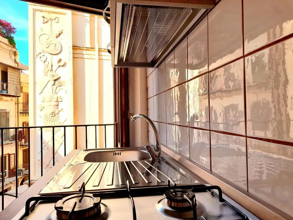 La Perla Di Palermo Apartment 0*,  Italy